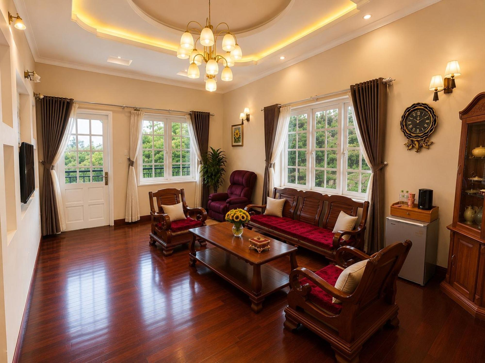 Executive Suite,1774494203:JPEG